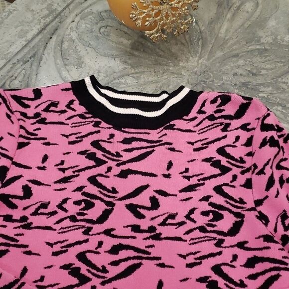 Fashion Nova sweater - Picture 2 of 3